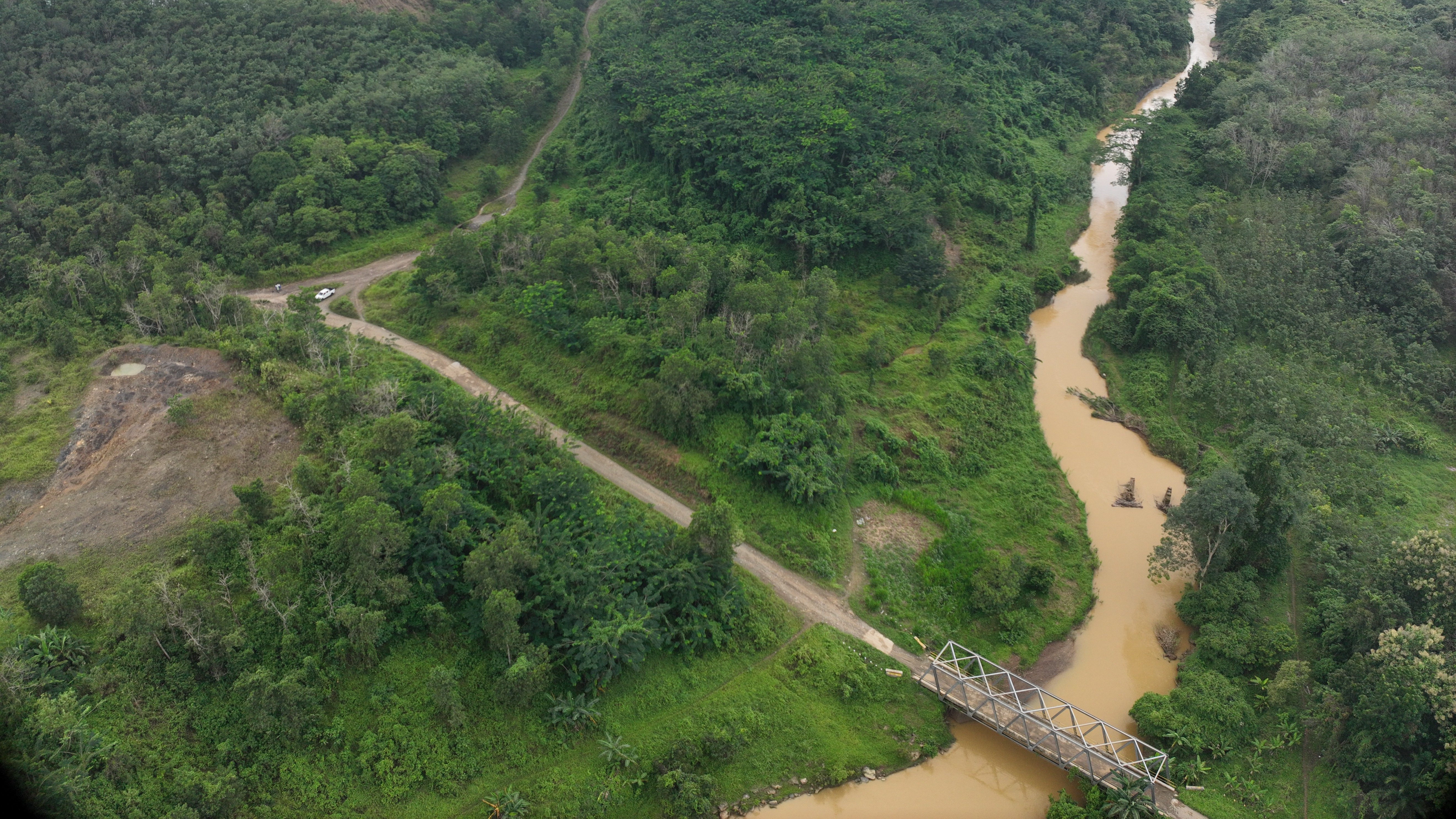 Jembatan Penghubung dan Akses Jalan di Kawasan Operasional